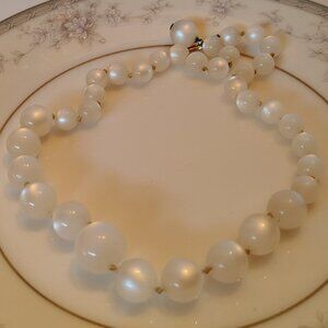 Vtg 40s 50s Trifari Pat Pend White Opalescent Moon Glow Knotted Bead Necklace